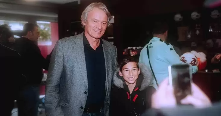 西尔万·卡斯滕杜赫在《面具背后》中吐露心声–梅斯足球俱乐部中文站 西尔万·卡斯滕杜赫在《面具背后》中吐露心声