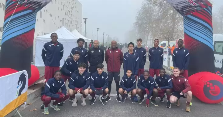 年轻的石榴石家族成员出现在博尼跑道上–梅斯足球俱乐部中文站 年轻的石榴石家族成员出现在博尼跑道上–梅斯足球俱乐部中文站