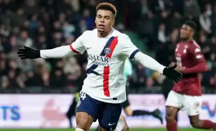 梅斯2-3憾负大巴黎,15连败创尴尬纪录保级形势严峻–梅斯足球俱乐部中文站–图1 梅斯2-3憾负大巴黎,15连败创尴尬纪录保级形势严峻–梅斯足球俱乐部中文站–图1